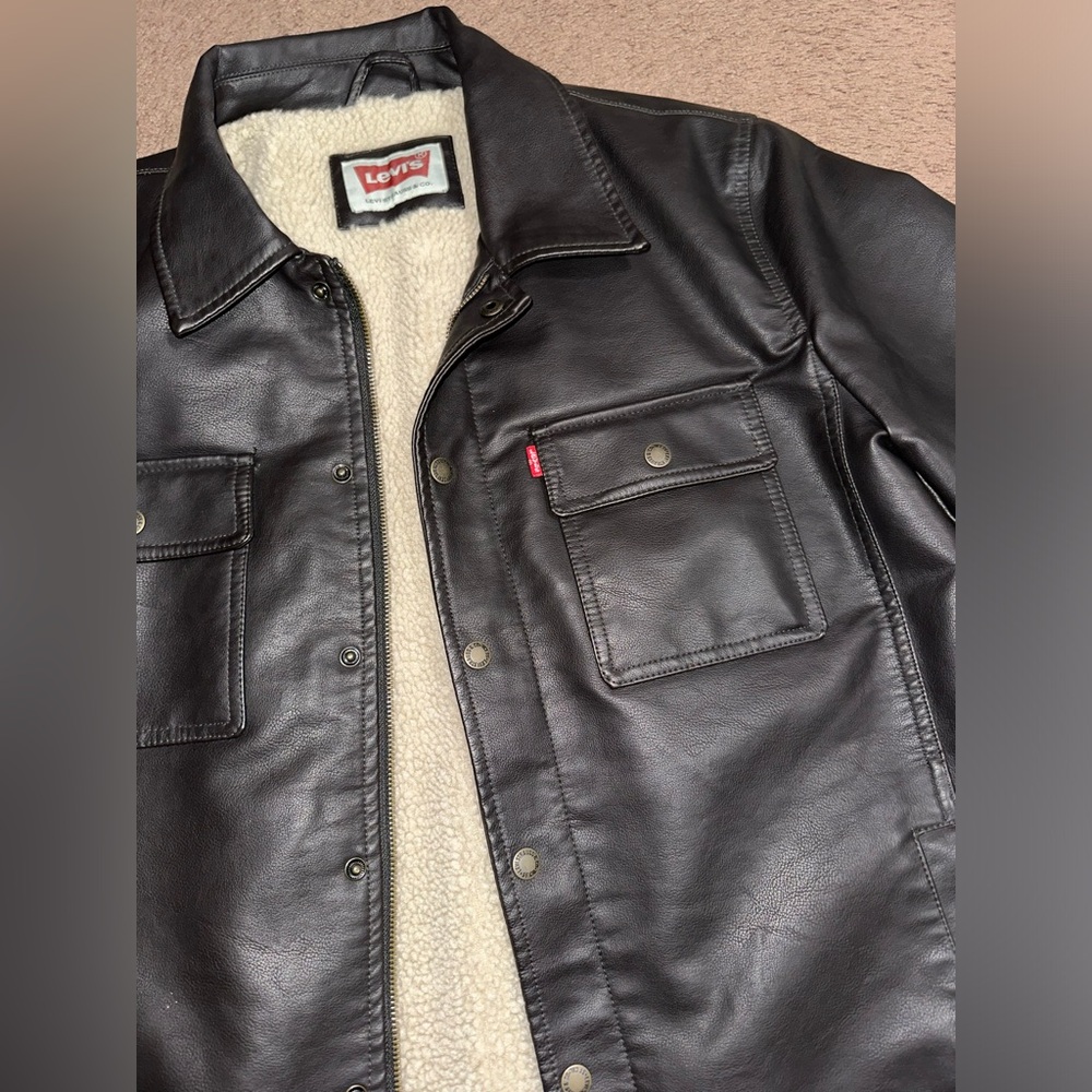 Levi’s Heavy Weight Sherpa Lined Faux Leather Collar Jacket - Picture 2 of 7